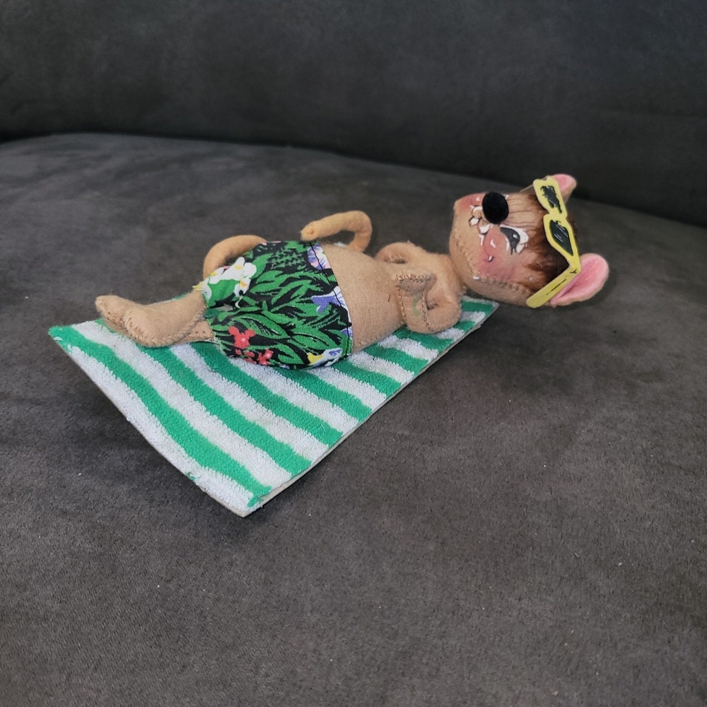 Sunbathing Mouse Annalee 1990 Vintage